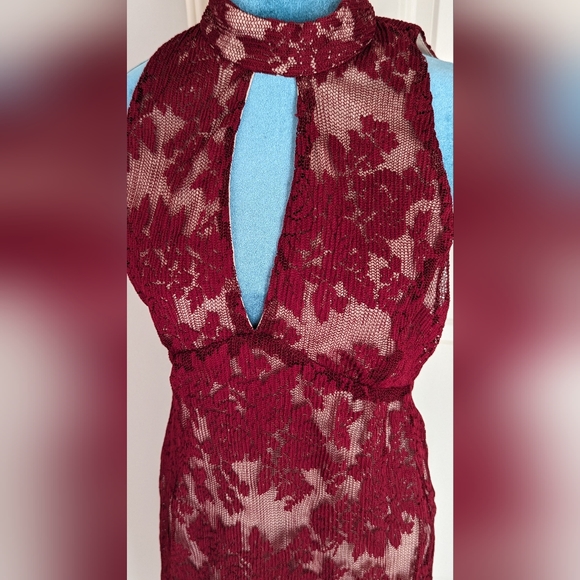 Endless Rose, Sleeveless Lace High Neck Midi Dress color Burgundy - Picture 5 of 10
